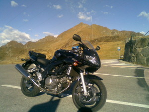 SV650S sul passo di San Marco